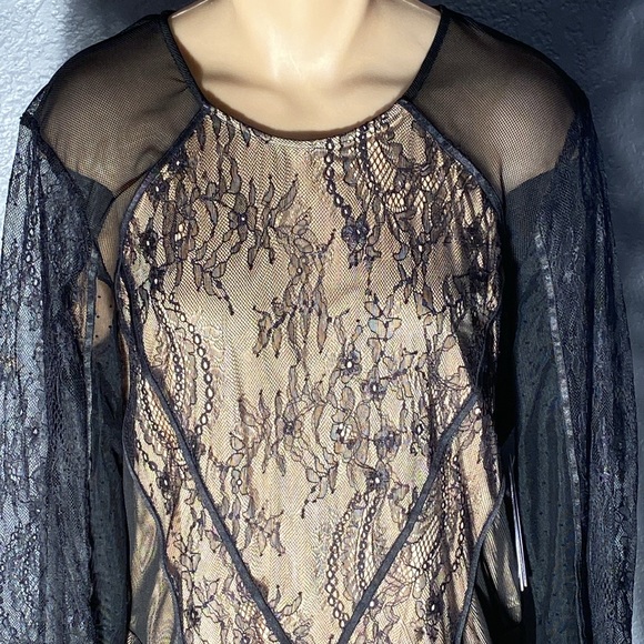 GUESS - NWT - shorts romper: black lace & mesh w sheer l/s & nude lining - XL - Picture 10 of 16